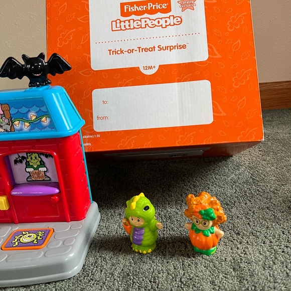 Fisher-Price Little People Halloween House - Picture 2 of 11